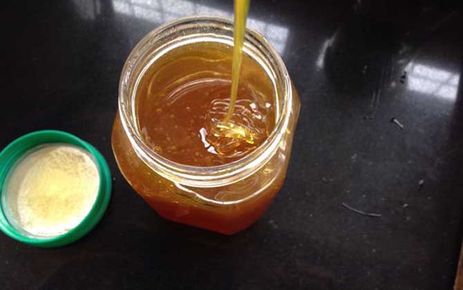 喝蜂蜜水有什么好处和禁忌？