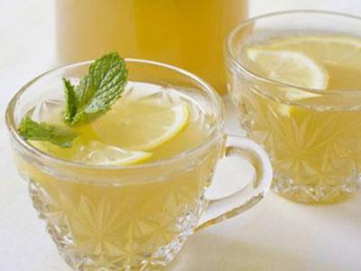 柠檬切片泡水喝能防癌？